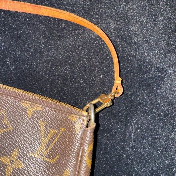 Used in good condition Louis Vuitton Monogram Canvas Accessories Pochette - Picture 3 of 16